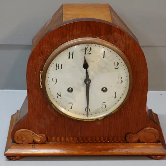 oak cased deco style Junghans Wurttemberg chiming mantel clock with key (Not going)  H-260 W-285 D-135