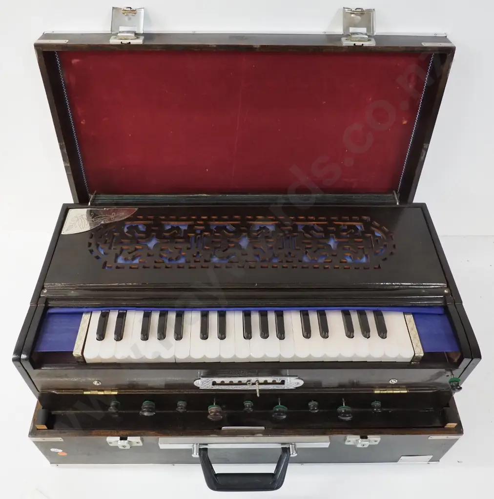 Singh Indian portable harmonium in timber case with metal fittings - needs some work, has some missing or Image 1++