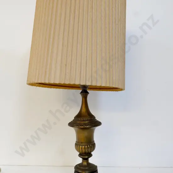 timber & metal urn-shaped table lamp - some chips to wood, needs tightening, some damage to shade H-820