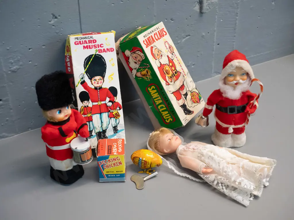 3 retro mechanical toys in original boxes and a small plastic bridal doll H-210. Santa Claus not working, Image 1++