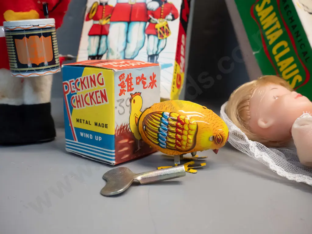 3 retro mechanical toys in original boxes and a small plastic bridal doll H-210. Santa Claus not working, Image 1++