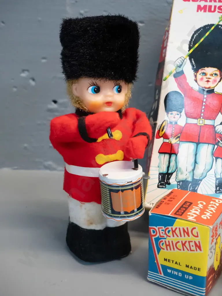3 retro mechanical toys in original boxes and a small plastic bridal doll H-210. Santa Claus not working, Image 1++