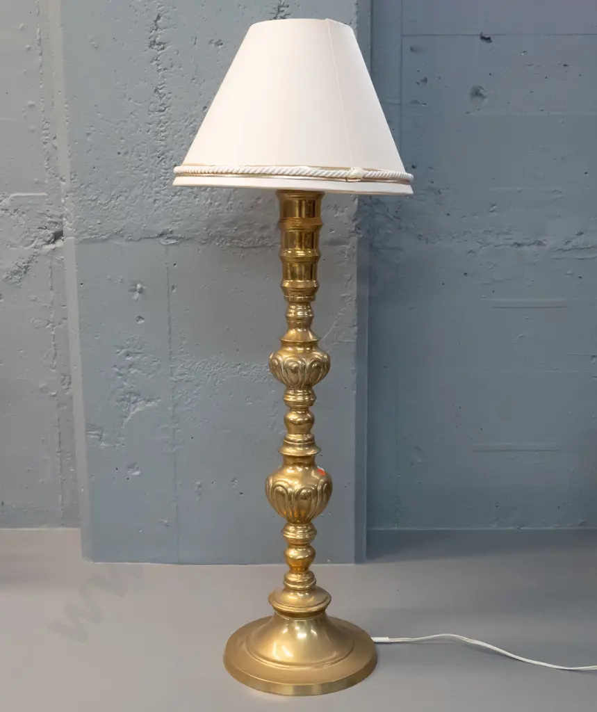 large brass based table lamp with small shade - H-840 Image 1++