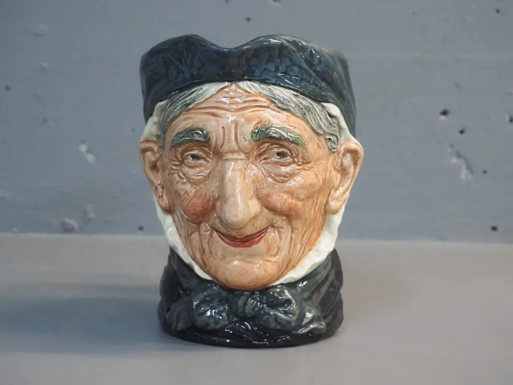 Royal Doulton 'Grammy' large character jug H-170 Image 1++