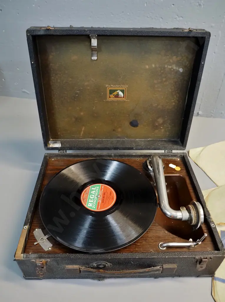 vintage HMV portable wind-up gramophone with 3 Zonohpone Australia records - working but some wear & damage to case, Image 1++