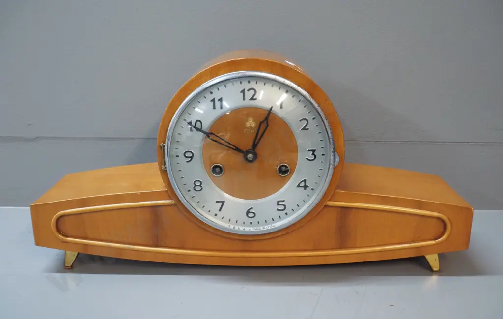 retro wood-cased mantel clock - marked "555" 15-day movement - China H-250 L-470 D-120 Image 1++