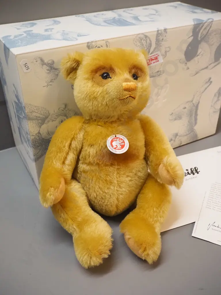 Steiff teddy bear in original box with certificate - "Buddha Bear" limited edition of 2008. H-270 sitting Image 1++
