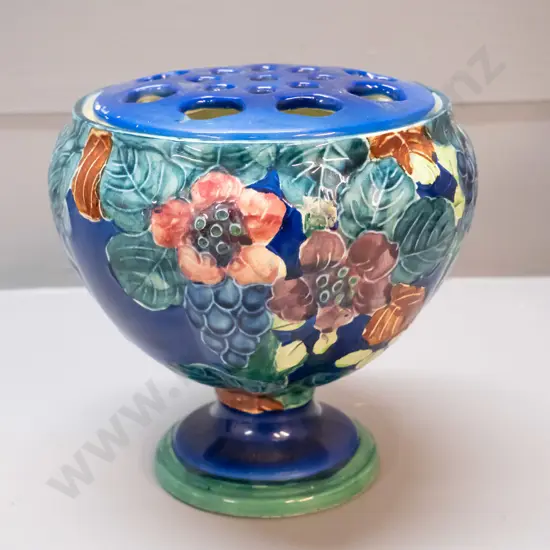 Majolica footed rose bowl with original porcelain holder H-160 D-160