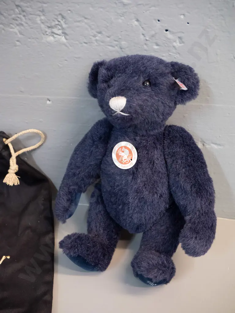 Steiff Orion the Star Bear with music box mechanism - limited edition of 1500, in embroidered bag. H-270 Image 1++