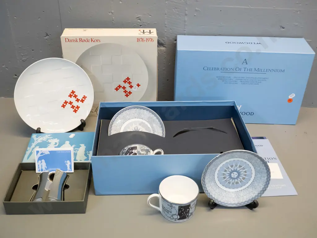 boxed pair Wedgwood Millennium cups & saucers, signed by Lord Wedgwood, boxed silver plated salt & pepper and a Royal Image 1++
