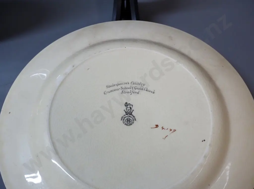 2 Royal Doulton cabinet plates - Gaffers and Shakespeare Country Grammar school & church D-265 Image 1++