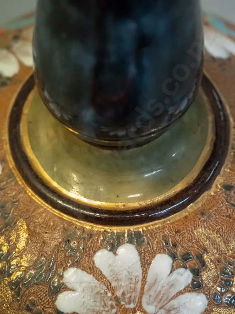 Royal Doulton / Lambeth floral motif vase - has hairline crack H-250 D-130 Image 1++