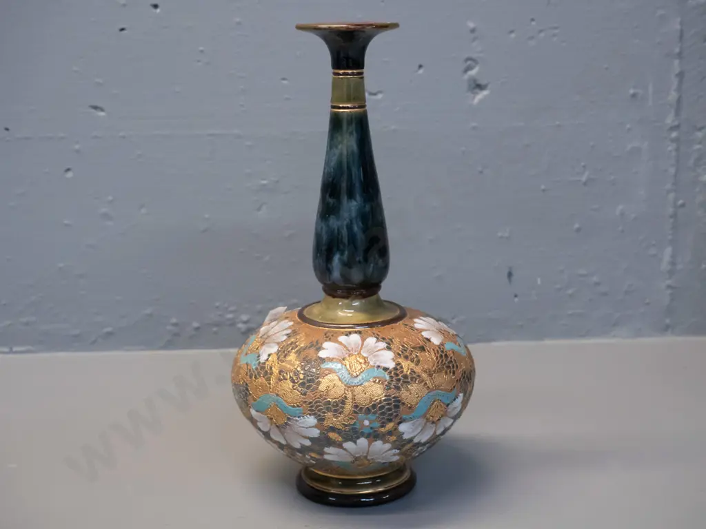 Royal Doulton / Lambeth floral motif vase - has hairline crack H-250 D-130 Image 1++
