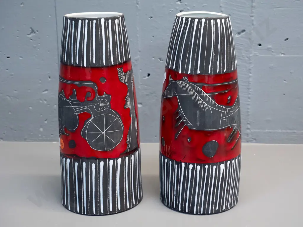 pair of Italian pottery vases - stylised classical motifs H-270 D-130 Image 1++