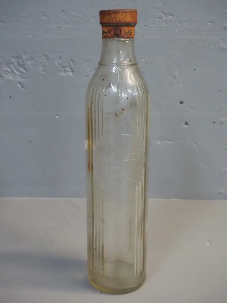 Caltex motor oil quart bottle with metal cap and SA20W grade band - some corrosion to metal H-360 Image 1++
