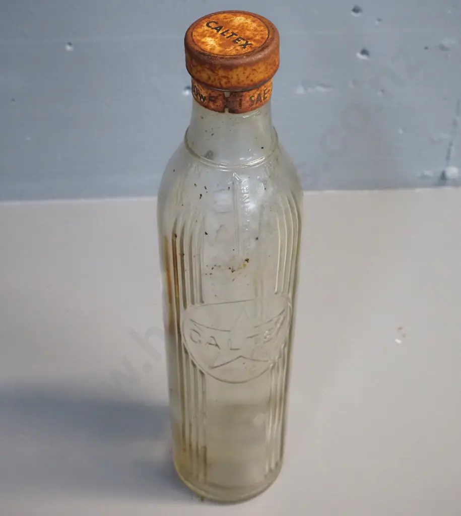 Caltex motor oil quart bottle with metal cap and SA20W grade band - some corrosion to metal H-360 Image 1++