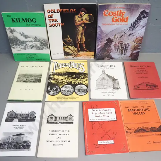 11 New Zealand books and booklets - Otago and Southland local histories, gold mining etc.