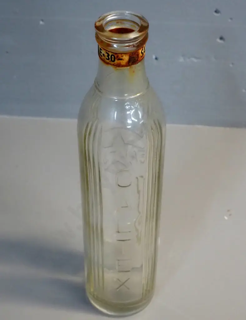 Caltex motor oil quart bottle with metal SAE30 grade band H-360 Image 1++