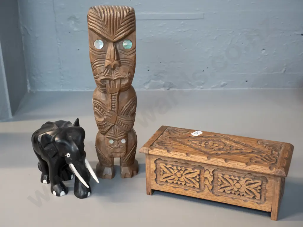 carved timber Maori souvenir figure w/ paua inserts H-250, small English carved oak box & an ebony elephant Image 1++