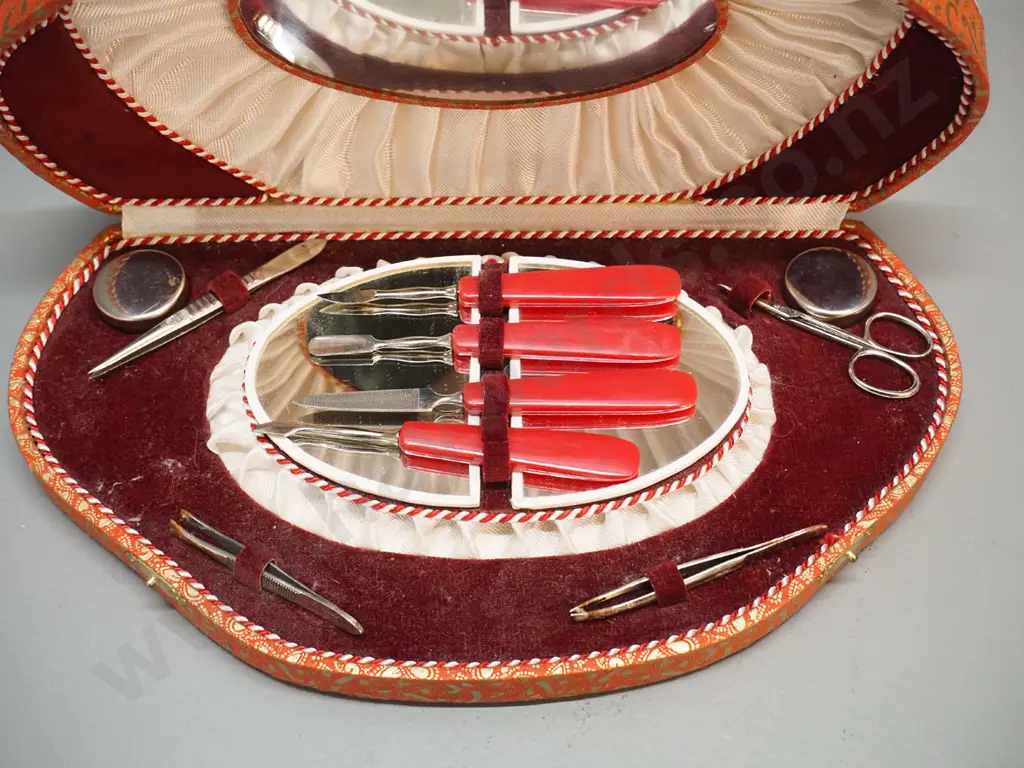 vintage manicure set with mirror in lid, velvet & satin lining, corrosion to some items W-290 D-165 Image 1++