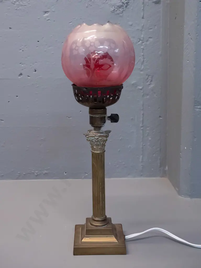 vintage brass classical column shaped table lamp with pink glass frosted pattern shade H-430 D-140 Image 1++