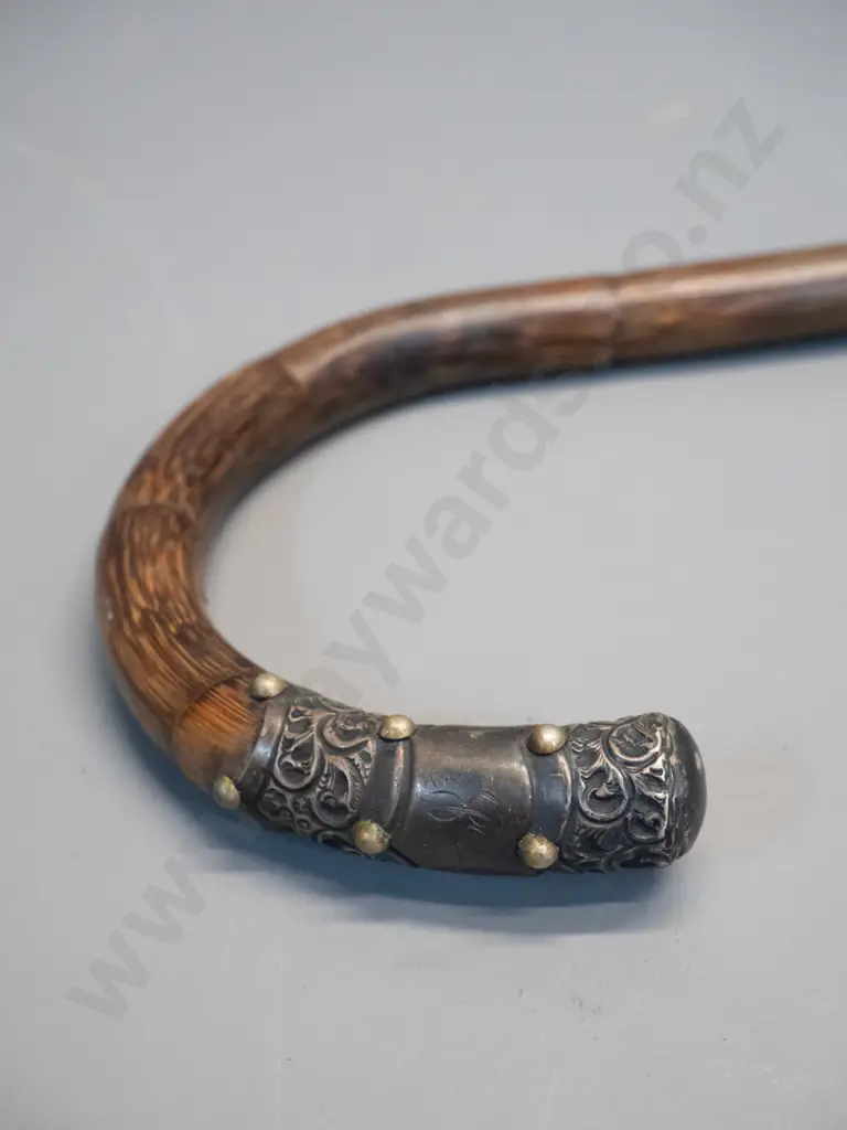 vintage cane walking stick with ornate sterling silver cap - some splits/damage to cane L-920 Image 1++