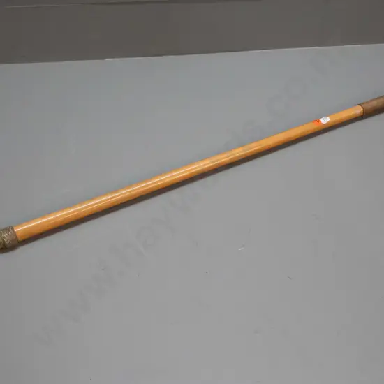 hammer-head riding crop with timber stem, leather strap, brass head L-820
