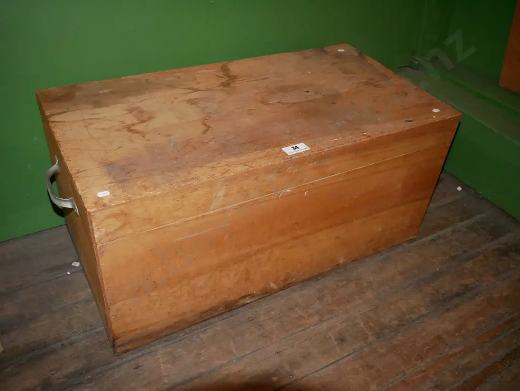 wooden chest Image 1++