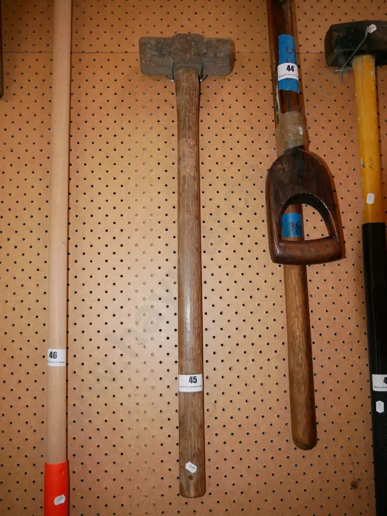 sledge hammer Image 1++