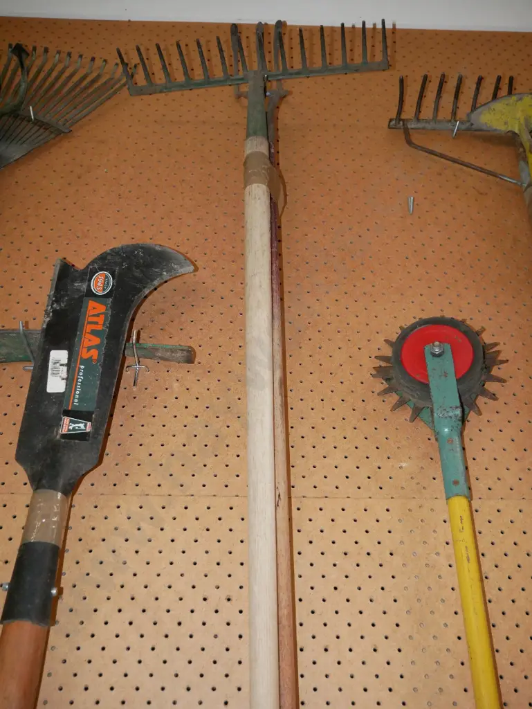 cultivator, garden rake Image 1++