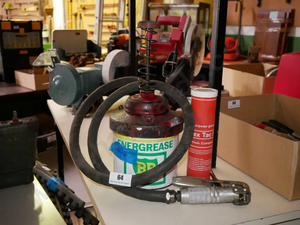 grease gun Image 1++