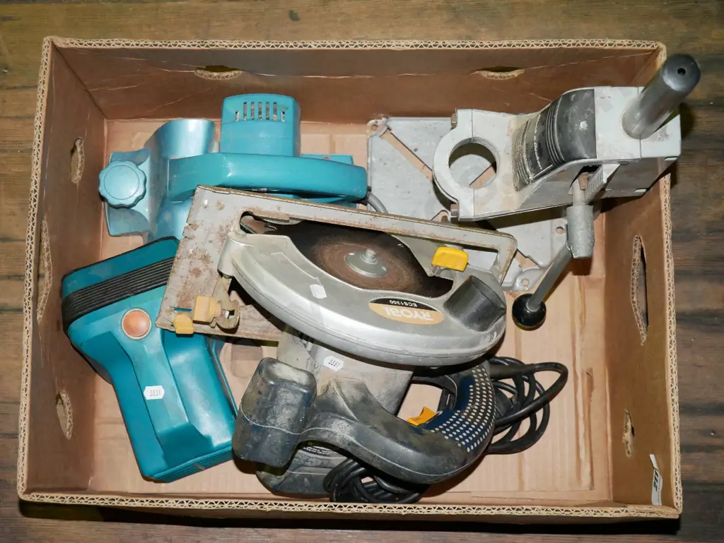 box; torch, electric planer, skilsaw, drill stand Image 1++