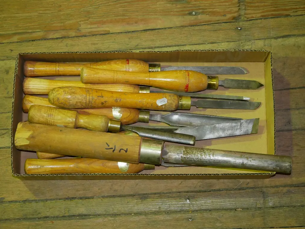 box; lathe chisels Image 1++