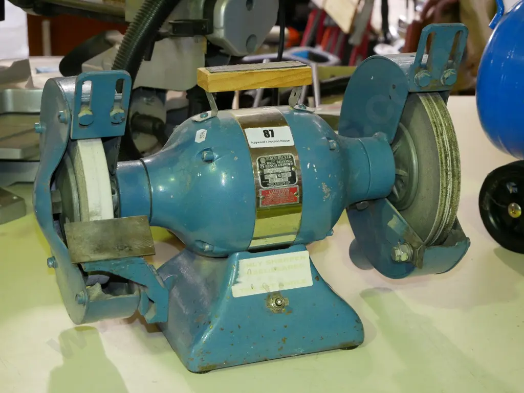 Black & Decker bench grinder Image 1++