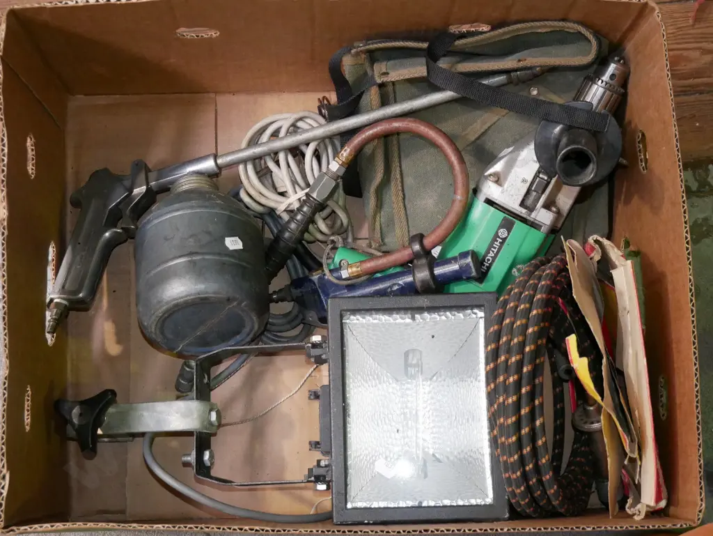 box; builders belt, drill, halogen lamp, spark plug air pump etc Image 1++