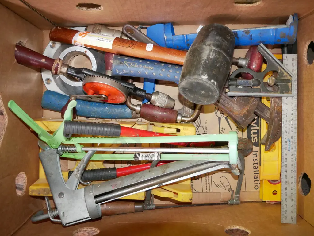 box; builders; squares, rubber mallet etc Image 1++