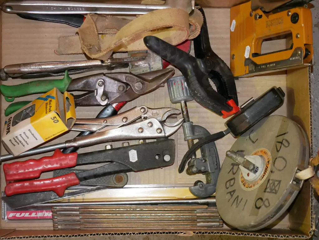 box; stapler, vice grips, pot rivetter etc Image 1++