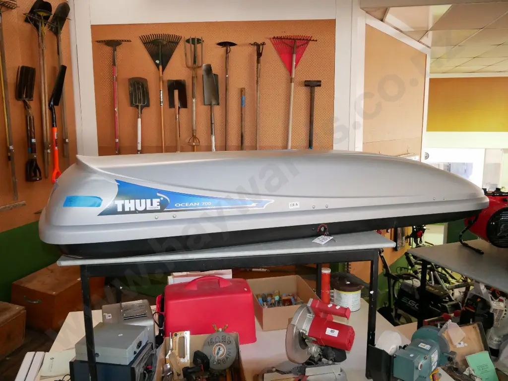 Thule Ocean 700 car pod - keys in office Image 1++