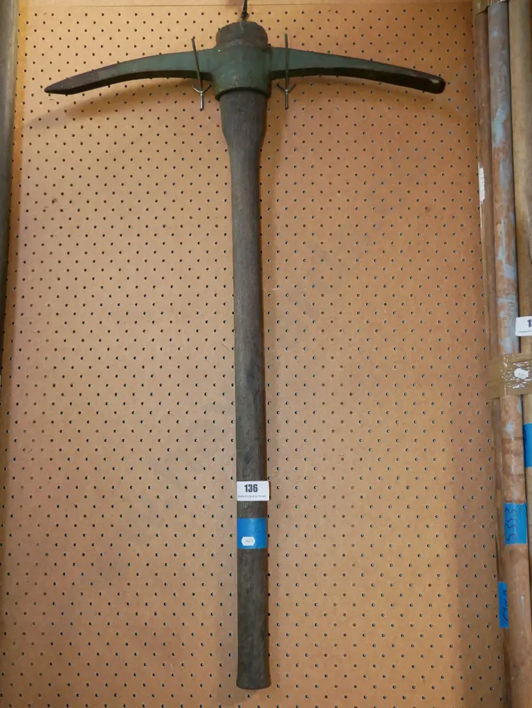 pick axe Image 1++