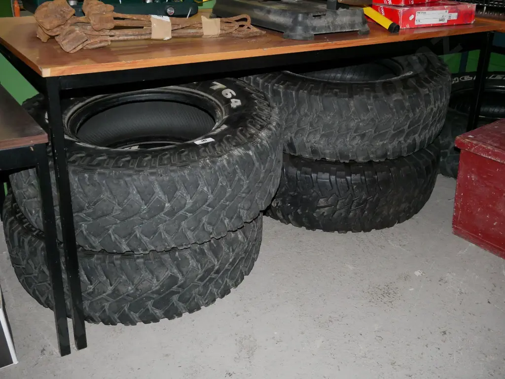 5x Maxxis Bighorn 764 off roading tyres Image 1++