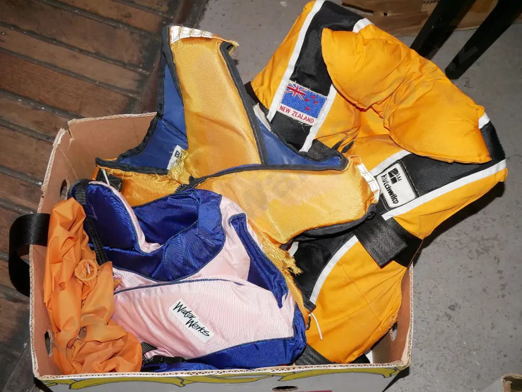 box; life jackets Image 1++