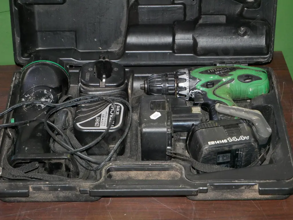 cased Hitachi 14v battery drill, charger, torch Image 1++