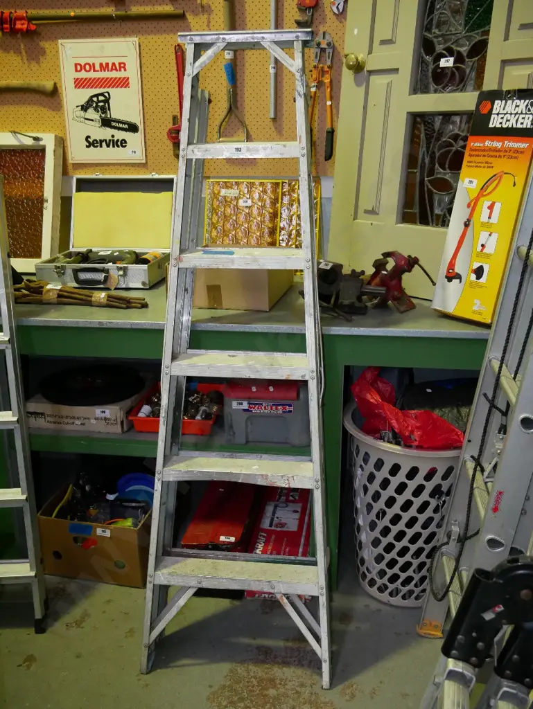 5 step aluminium ladder Image 1++