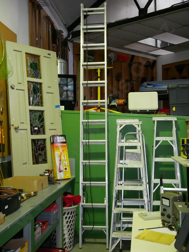 industrial extension ladder Image 1++