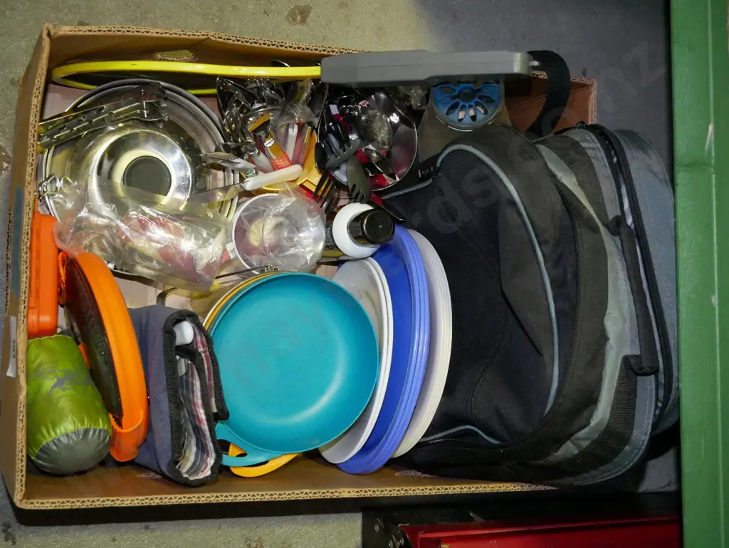 box; camping equipmet Image 1++