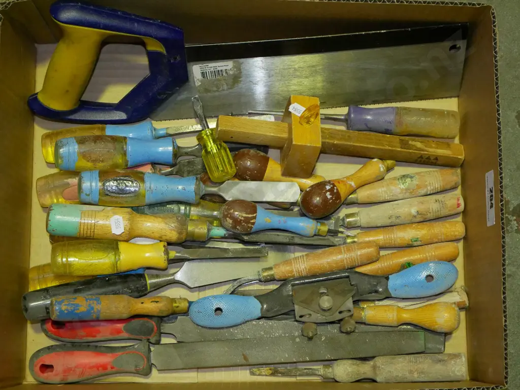 box; hand saw, marker, gauge, spoke shave etc Image 1++