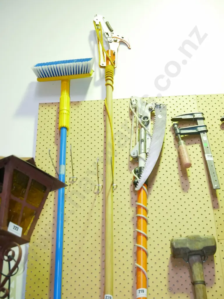 extending pole loppers Image 1++