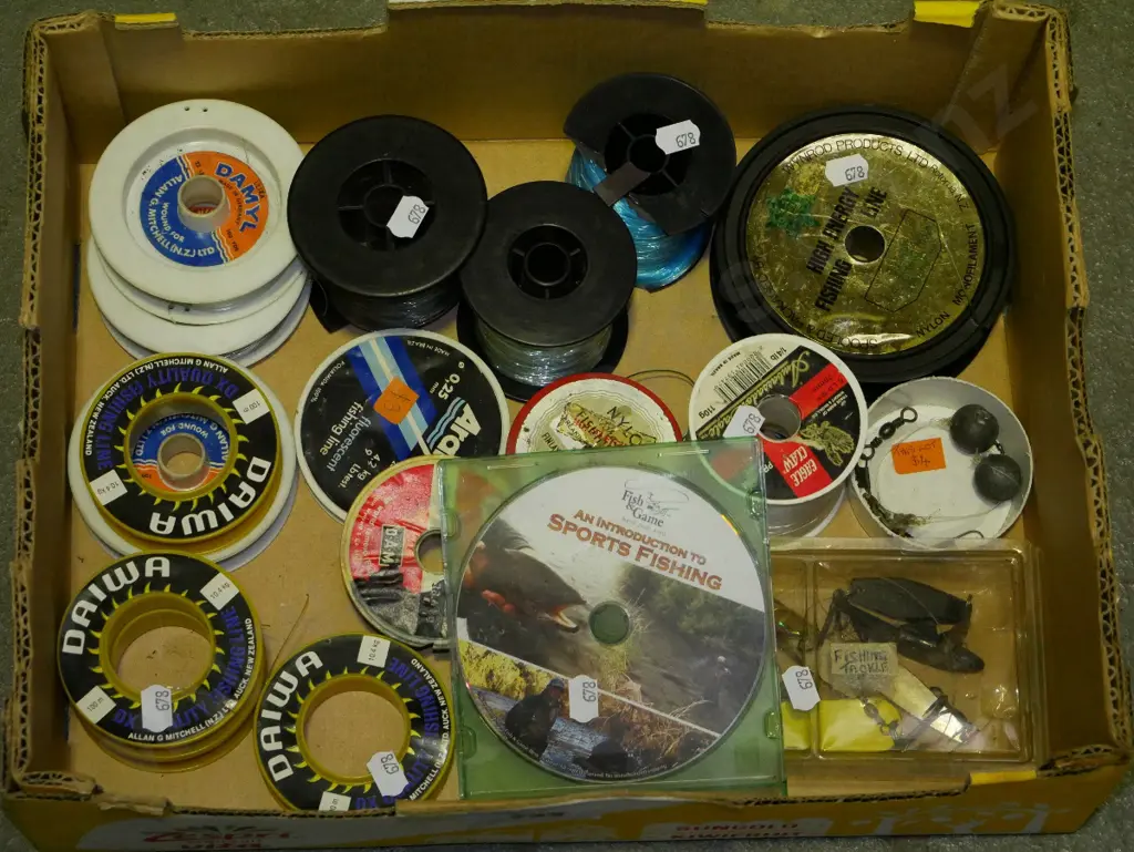 box; fishing line etc Image 1++