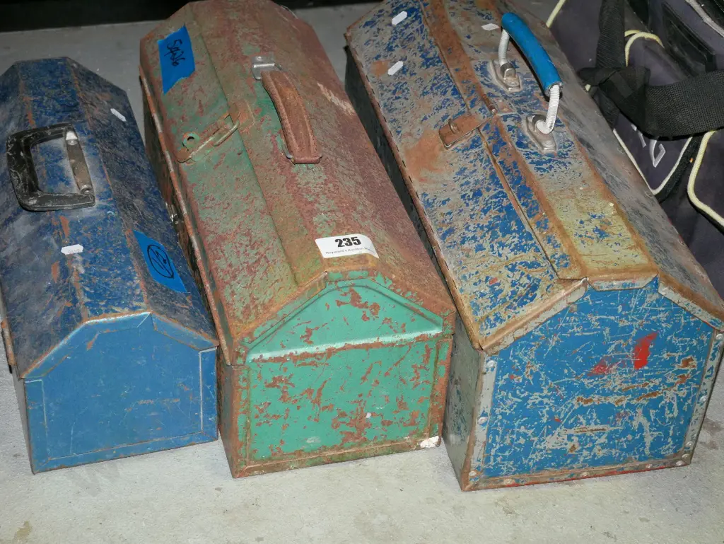 3x rusty metal tool boxes Image 1++