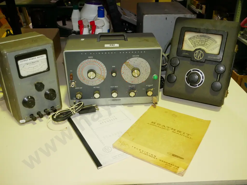 vintage Avometer, alignment generator, signal generator Image 1++